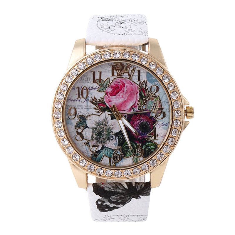 Mode Bohemia Style Kvinder Watch Læderrem Retro Rose Pattern Quartz Watch