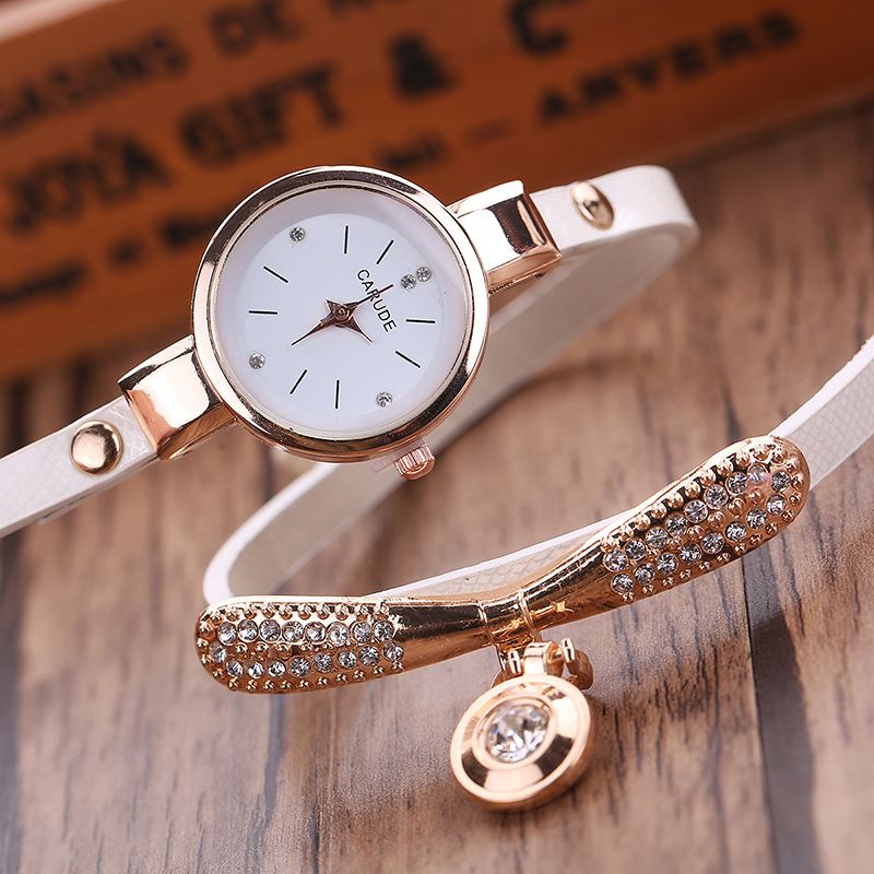 Retro Pu-rem Med Flere Lag Dameur Metal Geometrisk Rhinestone Bue Vedhæng Kvarts Ur