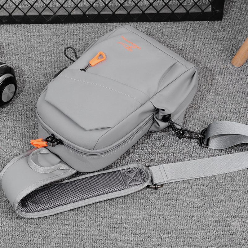 Mænd Stor Kapacitet Multi-pocket Vandtæt Brysttaske Casual Sport Usb-opladning Crossbody Skuldertaske