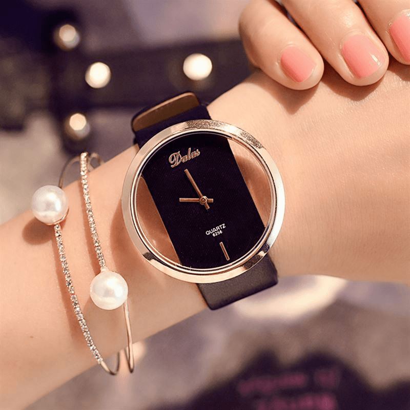 2 Stk/sæt Pu Kvinder Casual Watch Dekoreret Pointer Hollow Quartz Watch Armbånd