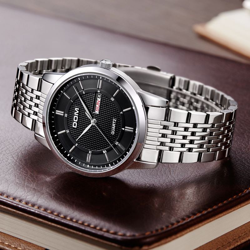 Casual Super Slim Herre Watch 3atm Vandtæt Dato Uge Display Quartz Watch