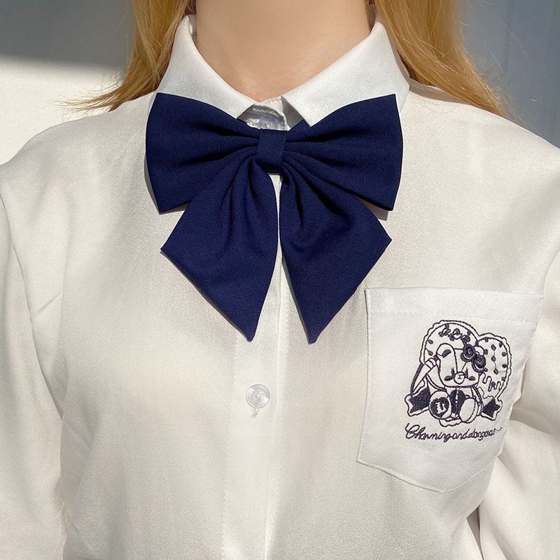 Afdeling Kvindelige Studerende Sejlere Bær Uniform Collegiate Bue